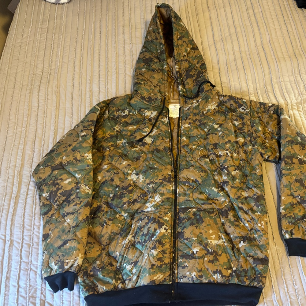 Perseverance Survival Camouflage Hooded jacket
